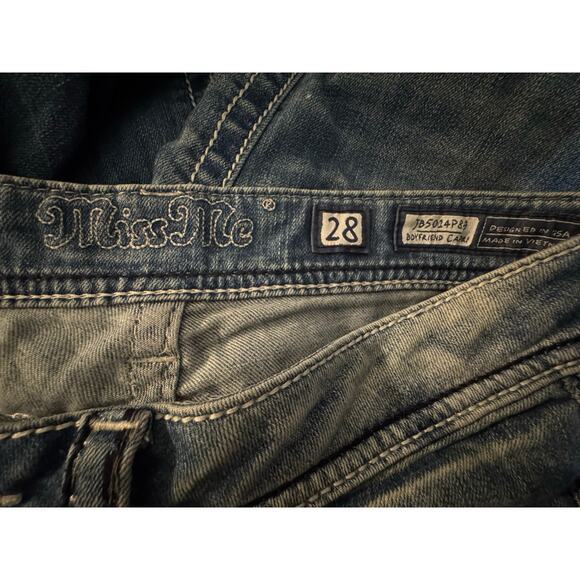 Miss Me Women's JB5014P89 Boyfriend Distressed Capri Jeans - Size 28x24 - Picture 9 of 9